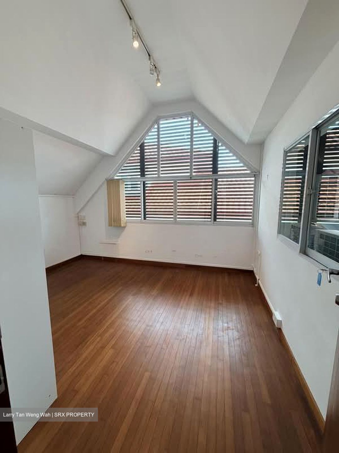 Serangoon Garden Estate (D19), Semi-Detached #574100131